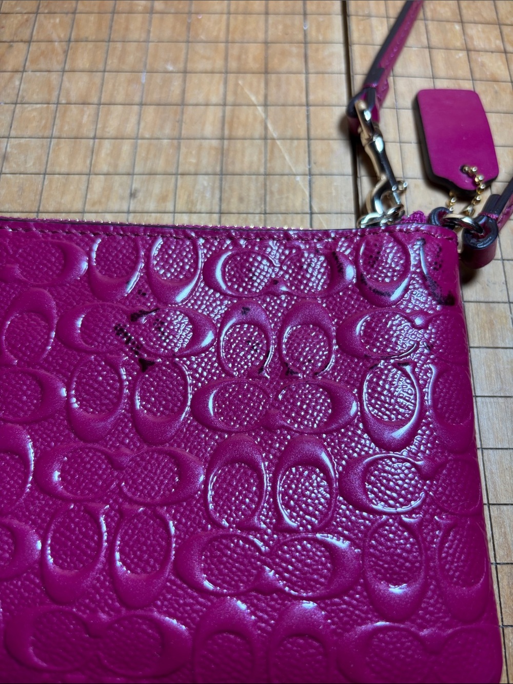 Coach Patent Debossed Signature C Wristlet Corner Zip w Gold Tone Hot Pink - Picture 6 of 17